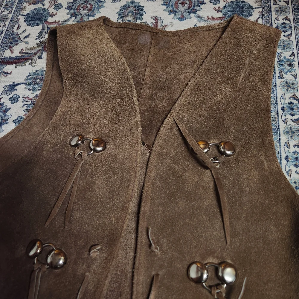 Brown Suede Fringe Vest - Picture 5 of 11
